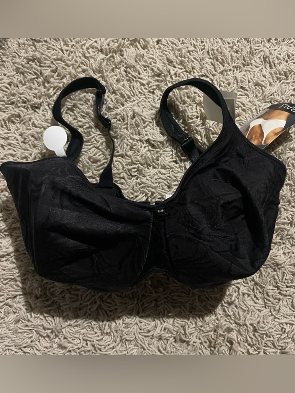 Women’s Bali Black 42DD No Poke Wire Lined Bra NWT with Adjustable Straps